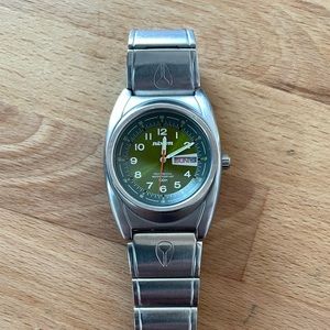 Nixon “The Don” in money green
